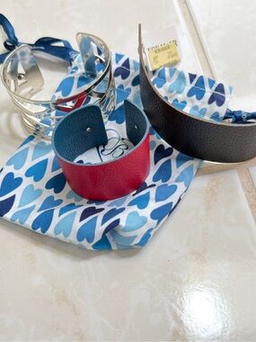 Brighton bright Silver Cuff Bracelet with two Leather double sided inserts.